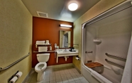 In-room Bathroom 4 Sleep Inn & Suites Scranton Dunmore