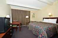 Bedroom Americas Best Value Inn Phillipsburg
