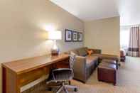 Common Space Comfort Suites Burlington