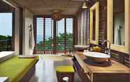 ห้องน้ำภายในห้อง 2 Six Senses Samui