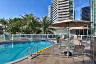 สระว่ายน้ำ Radisson Hotel Recife