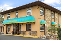 Exterior Knights Inn Kissimmee