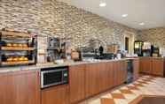 Restaurant 3 Days Inn & Suites by Wyndham Thompson