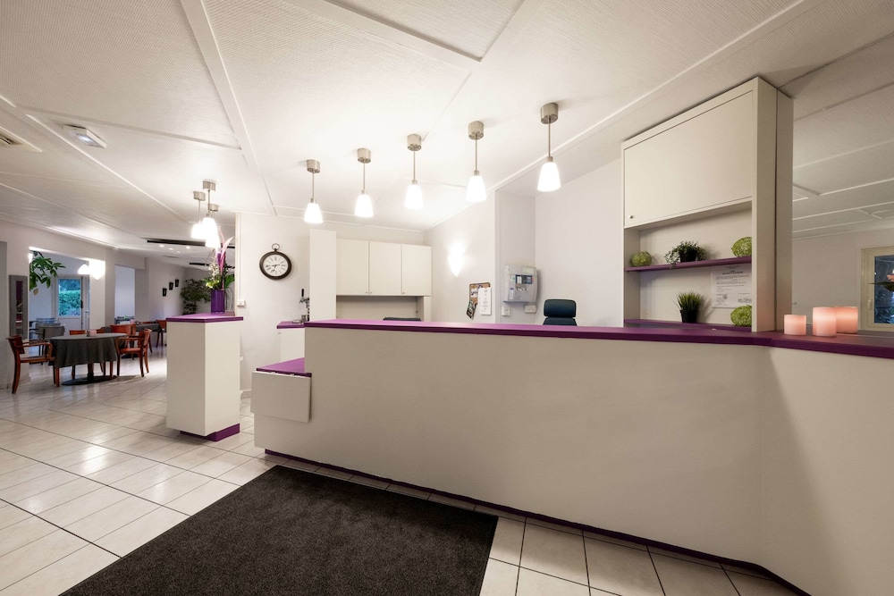 Lobi 2 Comfort Hotel Grenoble Meylan