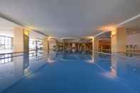 Swimming Pool Lees Hotel