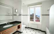 In-room Bathroom 7 Hilton Imperial Dubrovnik