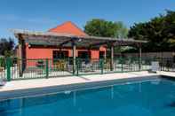 Swimming Pool Campanile Beaune