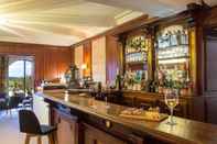 Bar, Cafe and Lounge Ermitage De Corton