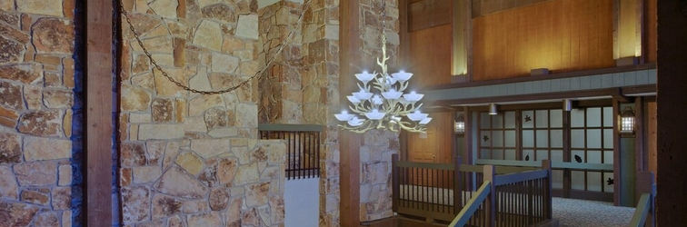 Lobby Salt Fork Lodge and Conference Center