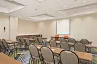 Ruangan Fungsional Holiday Inn Express Hotel & Suites Conroe I-45 North, an IHG Hotel