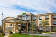 Bangunan Holiday Inn Express Hotel & Suites Chester, an IHG Hotel