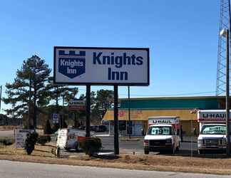 Exterior 2 Knights Inn Selma