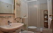 In-room Bathroom 3 Soggiorno Madrid