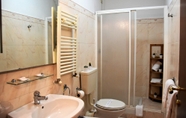 In-room Bathroom 5 Soggiorno Madrid