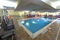 Swimming Pool Residence Inn by Marriott Mississauga - Arpt Corp Ctr West