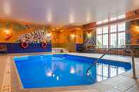Swimming Pool Best Western Plus Grand-Sault Hotel & Suites