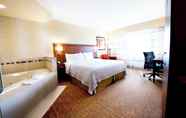 Bedroom 2 Courtyard by Marriott Mississauga - Airport Corporate Centre West