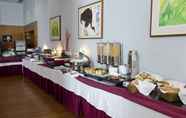 Restaurant 4 VIP Executive Santa Iria Hotel