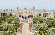 Atraksi di Area Sekitar 4 Jumeirah Al Qasr