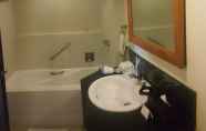 Toilet Kamar 7 PonteFino Hotels