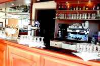 Quầy bar, cafe và phòng lounge Hôtel Mount Ventùri - Restaurant Acampa