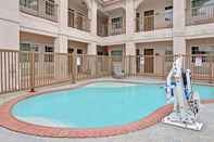 Swimming Pool Super 8 by Wyndham Montgomery/ Lake Conroe