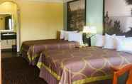 Kamar Tidur 2 Super 8 by Wyndham Montgomery/ Lake Conroe