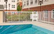 Swimming Pool 7 Residence Inn by Marriott Chantilly Dulles South