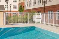 Swimming Pool Residence Inn by Marriott Chantilly Dulles South