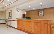 Lobi 4 Best Western Executive Inn