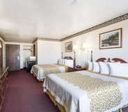 Kamar Tidur 5 Days Inn by Wyndham Evanston WY