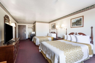 Kamar Tidur 4 Days Inn by Wyndham Evanston WY