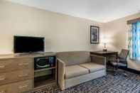Ruang Umum La Quinta Inn & Suites by Wyndham Batavia