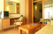 Bedroom 5 Evenia Olympic Suites