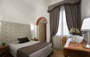 Kamar Tidur 7 Hotel Bretagna Heritage – Alfieri Collezione