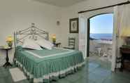 Kamar Tidur 3 Hotel Punta Rossa