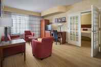 Common Space Courtyard by Marriott Boston-South Boston