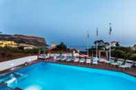 Swimming Pool Best Western Plus La Rade