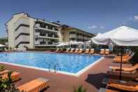 Swimming Pool UNAHOTELS Forte dei Marmi