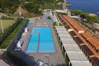 Swimming Pool Hotel & Resort Le Axidie