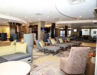 Lobby 2 Courtyard by Marriott Toronto Brampton