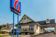 Exterior Motel 6 Kamloops, BC