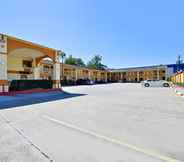 Bangunan 2 Americas Best Value Inn Houston at I-45 & Loop 610