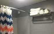 Toilet Kamar 2 Journeys End Motel Atlantic City Absecon