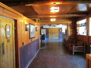 Lobby 4 Yellowstone Valley Inn