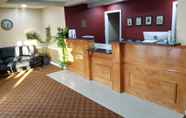 Lobi 4 All Seasons Inn and Suites