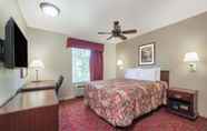 Bedroom 7 Days Inn by Wyndham St Peters/St Charles