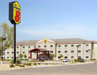 Exterior 2 Super 8 by Wyndham Topeka at Forbes Landing