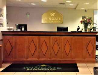 Lobby 2 Wingate by Wyndham Bentonville AR