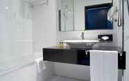 In-room Bathroom 3 Melia Ria Hotel & Spa